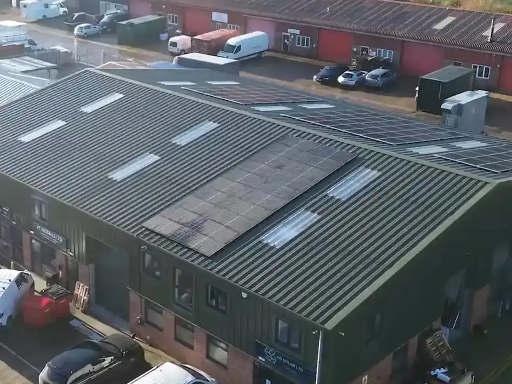 1.2 MW install on a M1-corridor distribution centre
